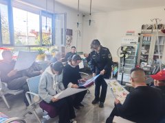 <b>用通俗易懂的言语为村平易近分险现患</b>